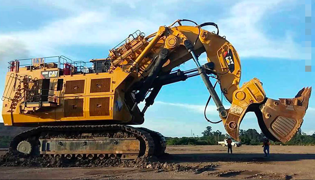 巨型挖掘机系列之CAT 6090/6120：双雄驾到，刷新全球最大液压挖掘机纪录！