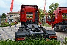 红岩杰狮重卡 430马力 6X4 牵引车（畅途版）(CQ4255HXG334)整机视图33115