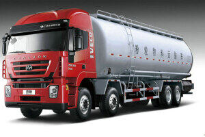 红岩杰狮M100 390马力 8X4(CQ5315GFLHTG466)粉粒物料运输车