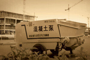 中联重科HBT60.13.90SU混凝土拖泵图片集