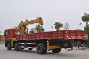 森源重工12吨随车起重机随车起重机
