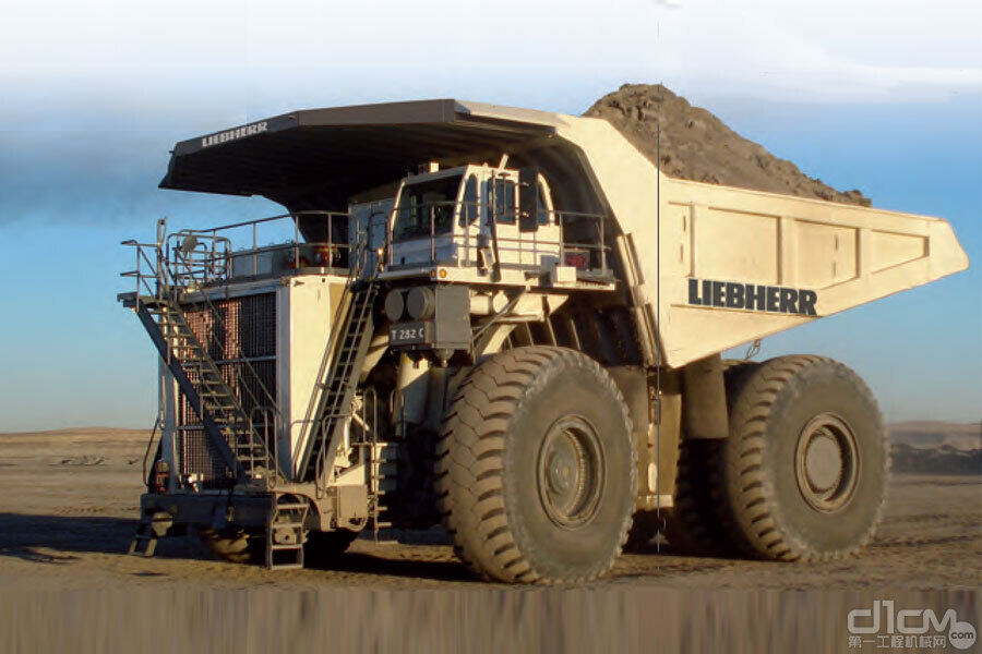 利勃海尔t282c矿用自卸车