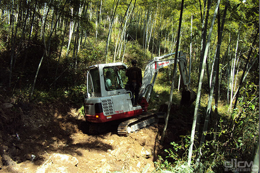 竹内TB1135C履带挖掘机