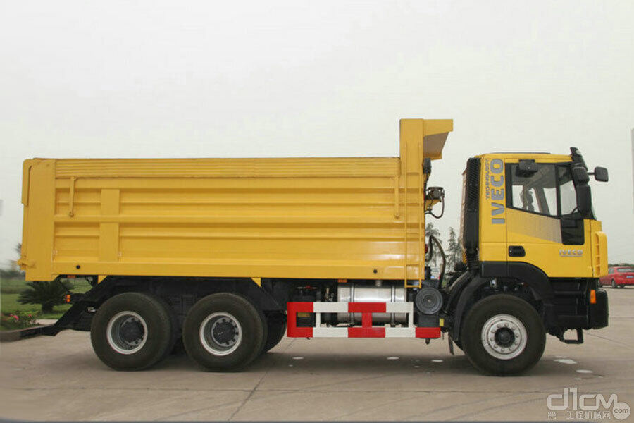 红岩杰狮C100 310马力 6X4(CQ3255HMG404)矿用自卸车
