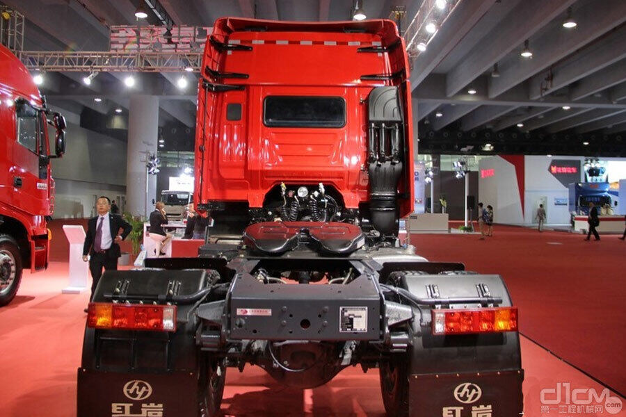 红岩杰狮C100重卡 310马力 4X2(CQ4185HMG361)牵引车