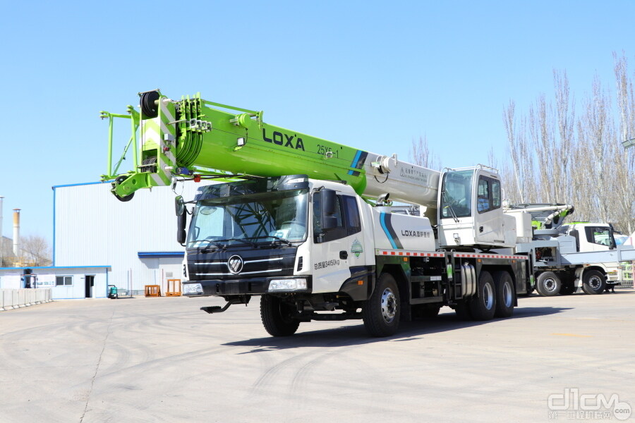 雷萨重机ftc25x5-1汽车起重机