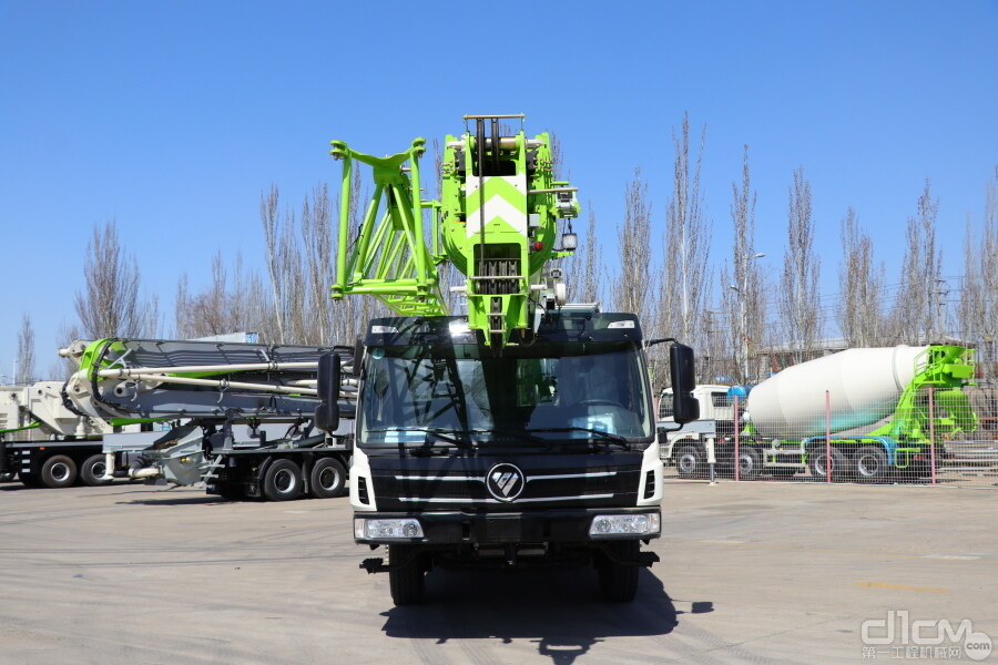 雷萨重机ftc25x51汽车起重机