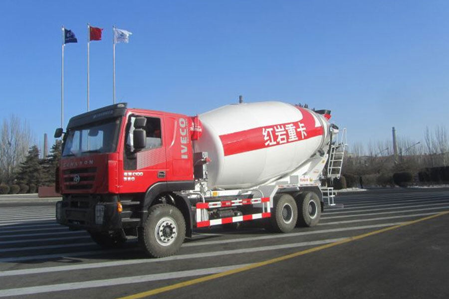 巴里巴红岩B15H搅拌运输车（国四系列）整体视图17676