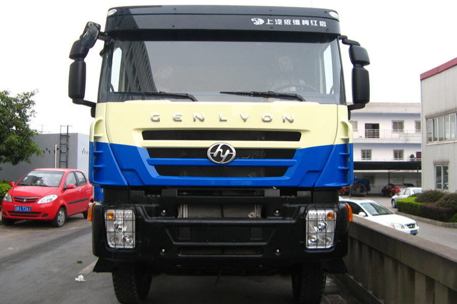 红岩杰狮C100 390马力 8X4自卸车(CQ3315HTG426)整体视图32122