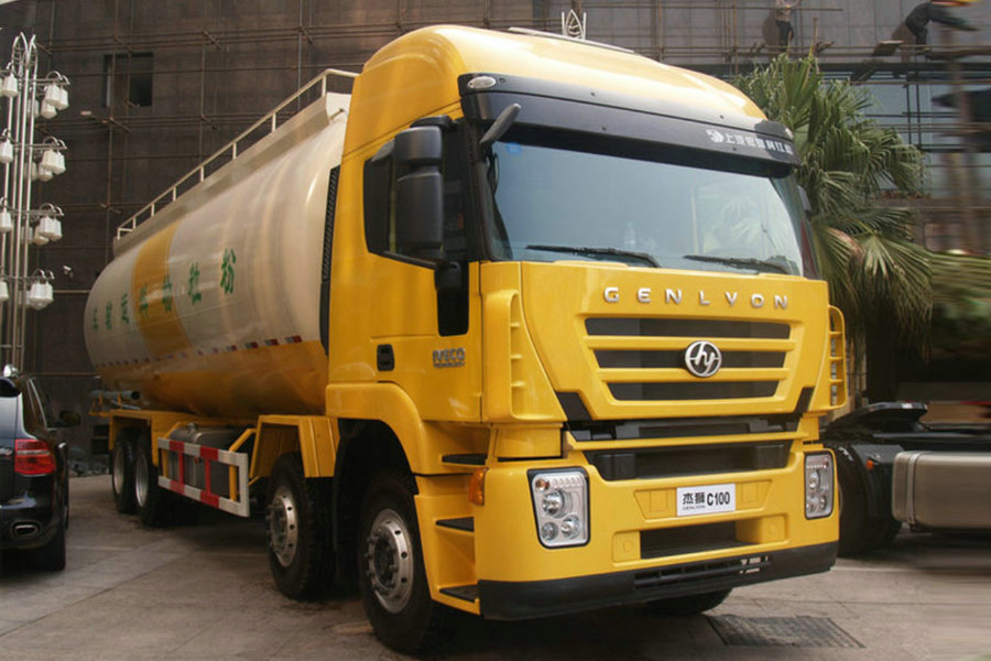 红岩杰狮M100 350马力 8X4 粉粒物料运输车(CQ5315GFLHTG466)整体视图32506