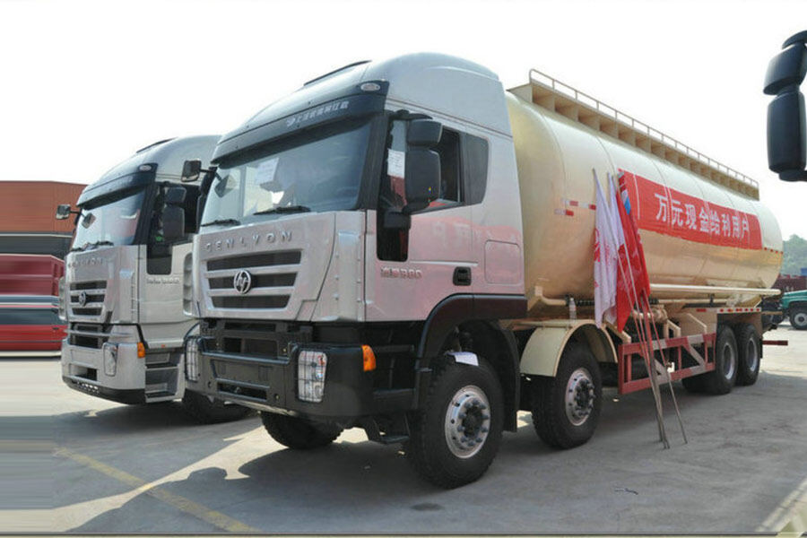 红岩杰狮M100 390马力 8X4 粉粒物料运输车(CQ5315GFLHTG466)整体视图32527