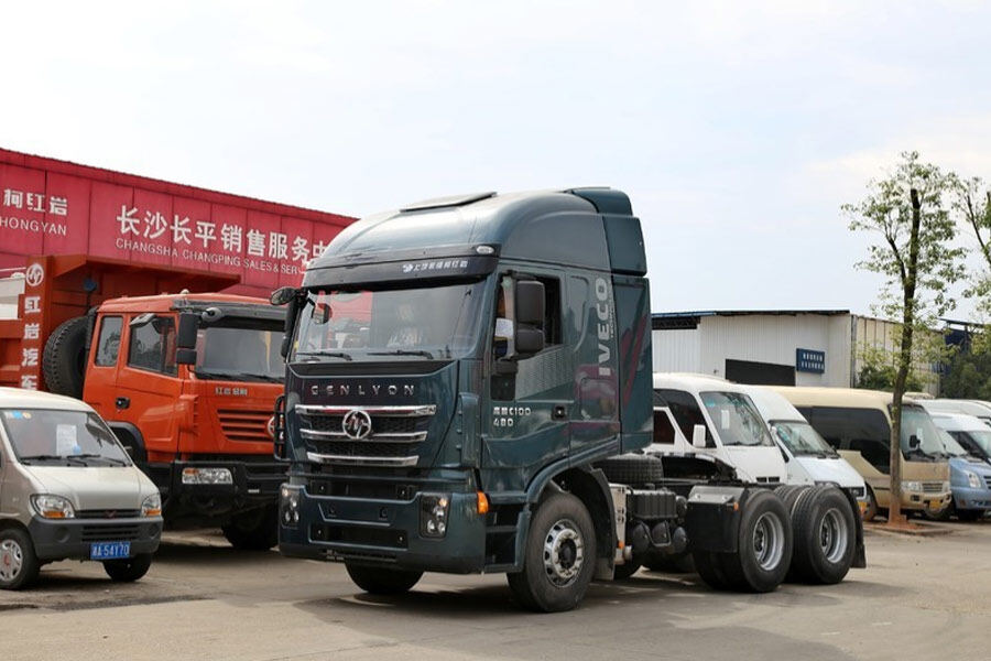 红岩杰狮C100重卡 480马力 6X4 牵引车(蓝)(CQ4255HXG334HH)整体视图33100