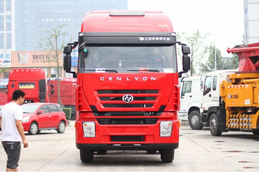 红岩杰狮重卡 430马力 6X4 牵引车(CQ4255HXG334)整体视图33137