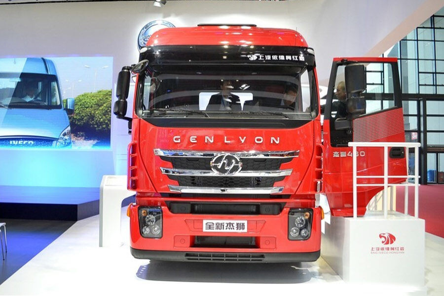 红岩杰狮S100重卡 480马力 6X4 牵引车(CQ4255HXG334)整体视图33154