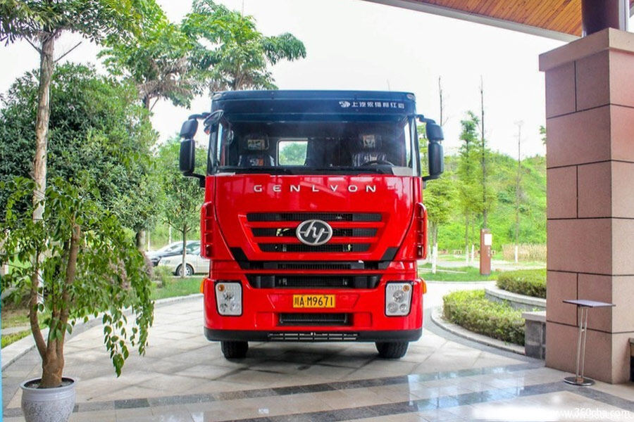 红岩杰狮C100重卡 480马力 6X4 大件运输牵引车(CQ4255HXG334HH)整体视图33187