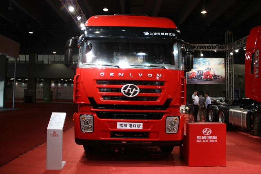 红岩杰狮M100重卡 290马力 4X2 港口牵引车(CQ4185HMG361)整体视图33851