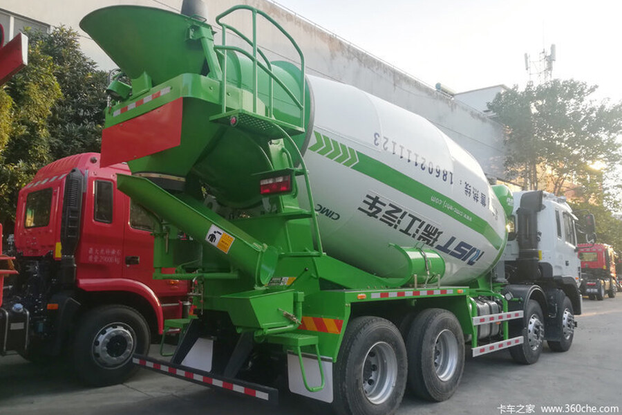 中集瑞江江淮 格尔发K3W 310马力 8X4 7.4方混凝土搅拌车(WL5250GJBHFC41)整体视图48832