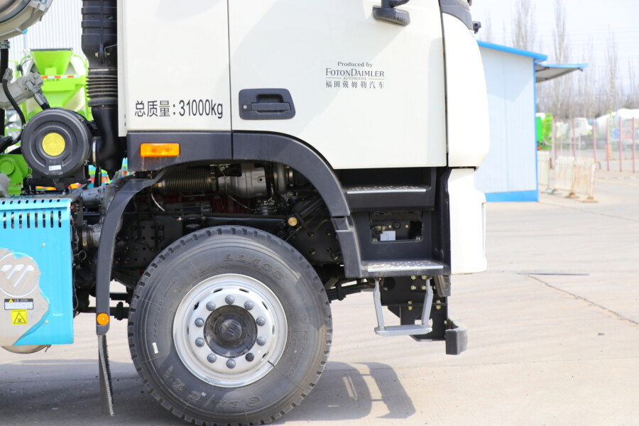 雷萨重机BJ5319GJB-6F（TL408）搅拌车局部视图57270