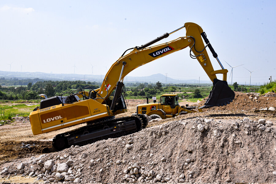 雷沃重工FR560F-HD液压挖掘机整体视图66167