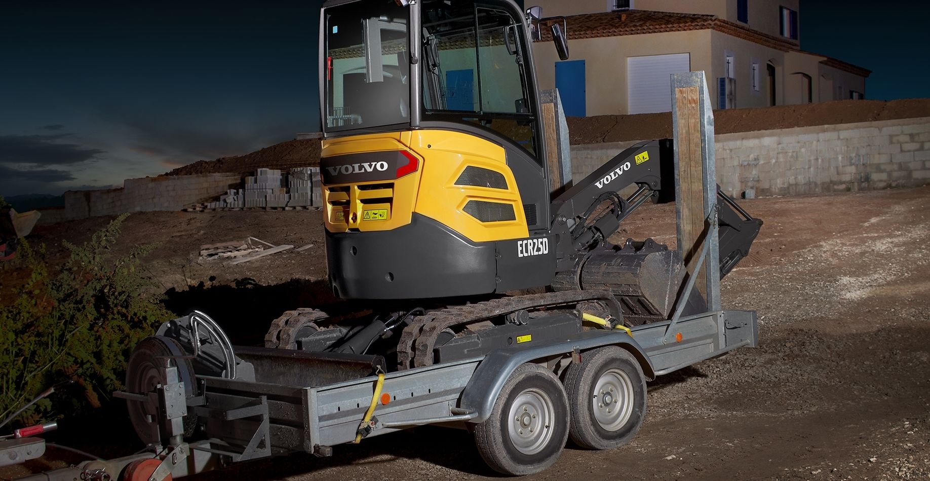 volvo-benefits-compact-excavator-ecr25d-transport-configuration-2324x1200.jpg