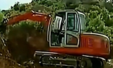 劲工挖掘机施工作业视频