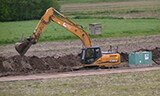 凯斯CX210B挖掘机挖沟