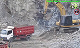 卡特336D挖掘机在采石场工作