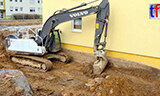 沃尔沃EC220E L 挖掘机开挖地基