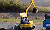 小松PC40MR-3挖掘机在装车