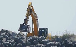 小松PC 350 挖掘机石山作业
